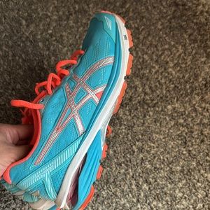 ASICS GT-1000 women’s shoes size 8